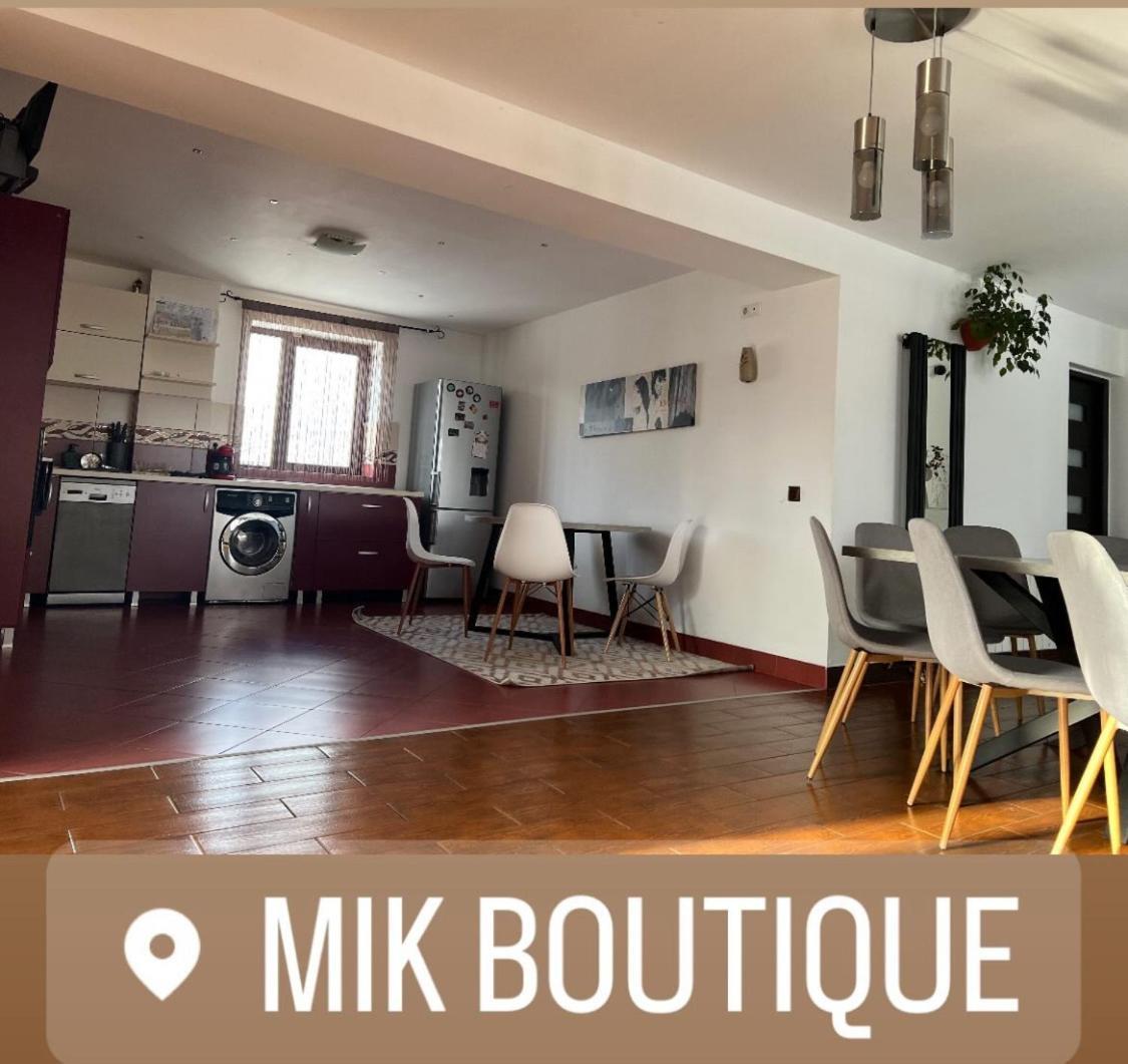 Vila Mik Guesthouse 萨彻勒 外观 照片